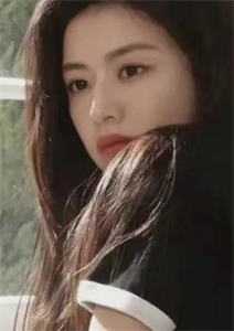 开局直播逆袭，赚够百亿就下播