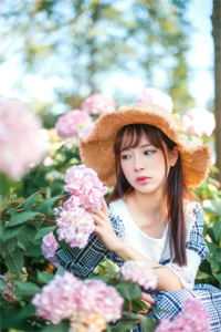 畅读精品夫人隐瞒怀孕潇洒离婚，总裁满世界找