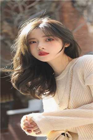 完整阅读女配觉醒：她成了第一女首富