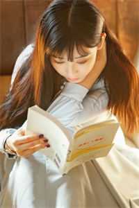活成前任白月光后，她桃花朵朵开优秀文集