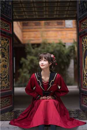 精品文重生后，她和阴鸷大佬共谋天下