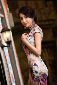 畅销巨著太子在侧，国色美人哭唧唧