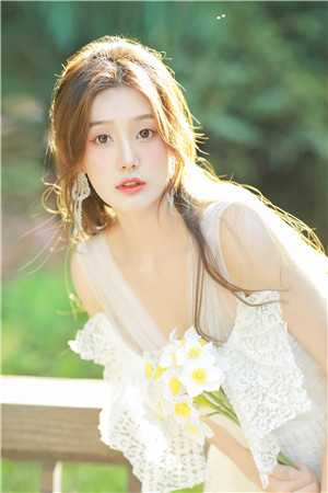 召唤百万大军，女帝给我削苹果完整文本阅读