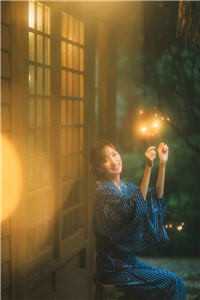 她如狂风暴雨