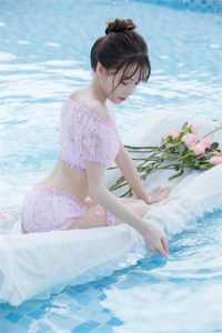 抛弃前任后我成了他白月光女神