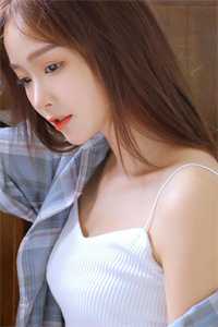 畅销书目重生八零：被九个女儿团宠了