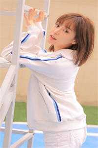 末日囤货的女主她又A又飒