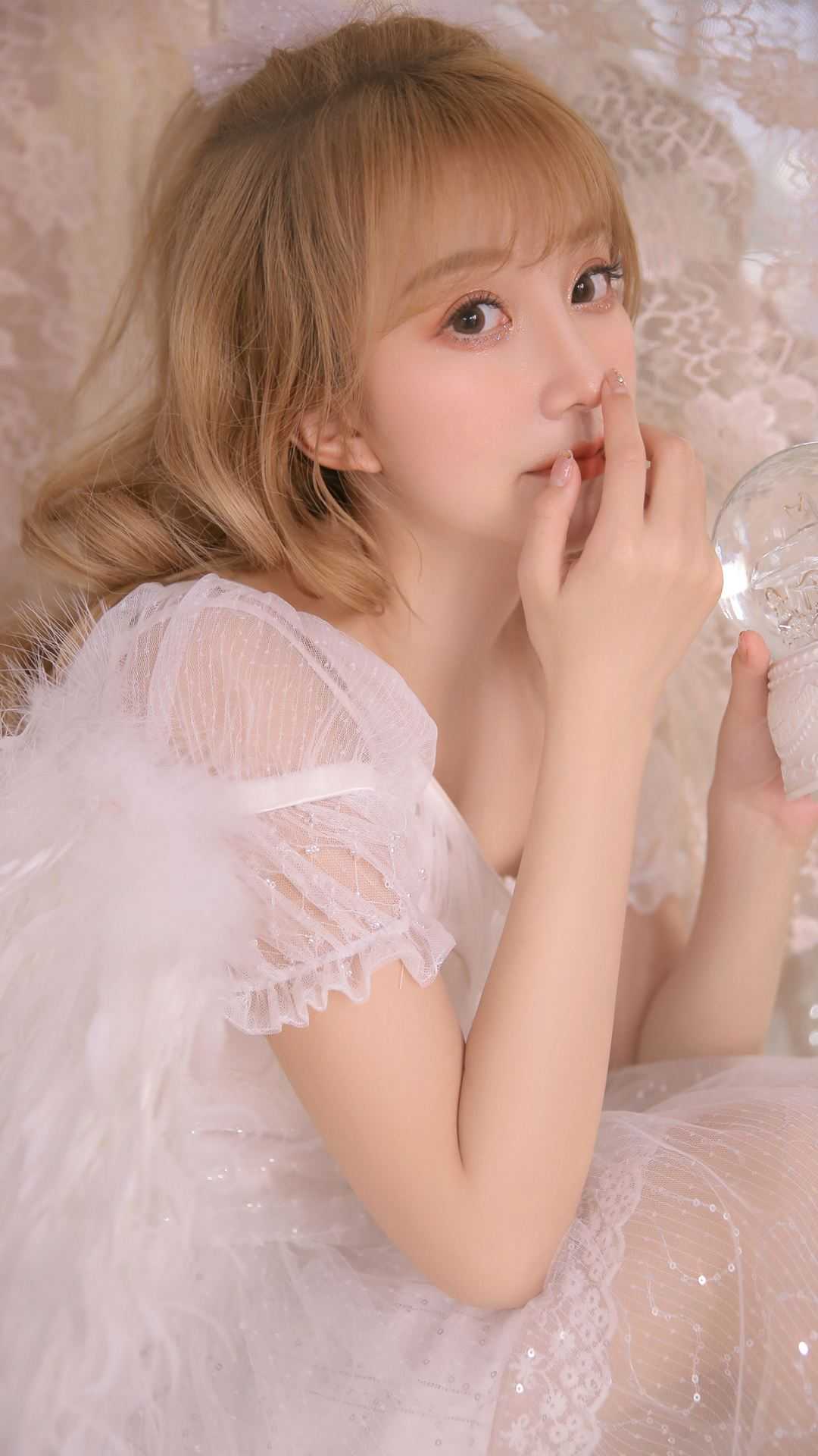 畅销书目长大后，我成了闺蜜哥哥的掌心娇