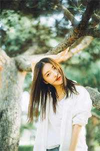 活成前任白月光后，她桃花朵朵开优秀文集