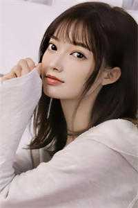 活成前任白月光后，她桃花朵朵开畅销书目