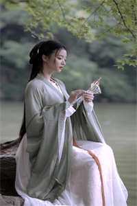 向来缘浅，奈何情深热门