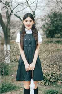 公厕传来妻子声音，我在门外淡定抽烟在线看