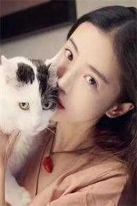 言情：病娇女主的异世界生存指南抖音