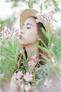我在菩萨泥像身后吸香火完结txt