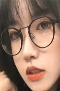 我在菩萨泥像身后吸香火全集