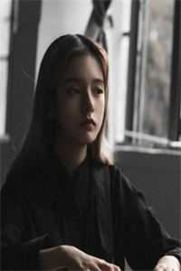 大象发狂踩踏时，女友却抱住了我兄弟