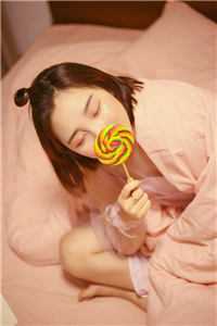宝贝乖，疯批大佬夜夜跪地求亲亲章节