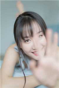 君坐高台，妾入尘埃抖音
