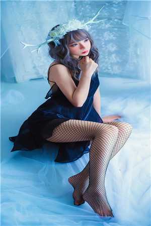 快穿：女扮男装的我在男寝里捂紧马甲精彩