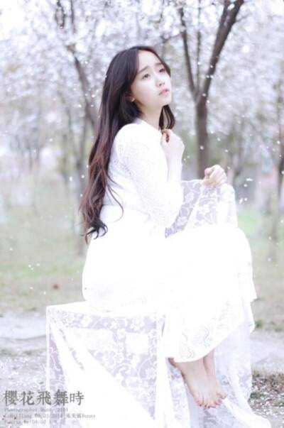 穿书后，廉价布洛芬，我卖出25w小说免费