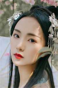 偶遇重伤魔尊？我反手卖掉更值钱！灵夏凌云宗:全本+番外+后续