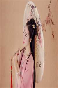 儿子在水里窒息挣扎时，游泳冠军的老公在和白月光选泳裤小说