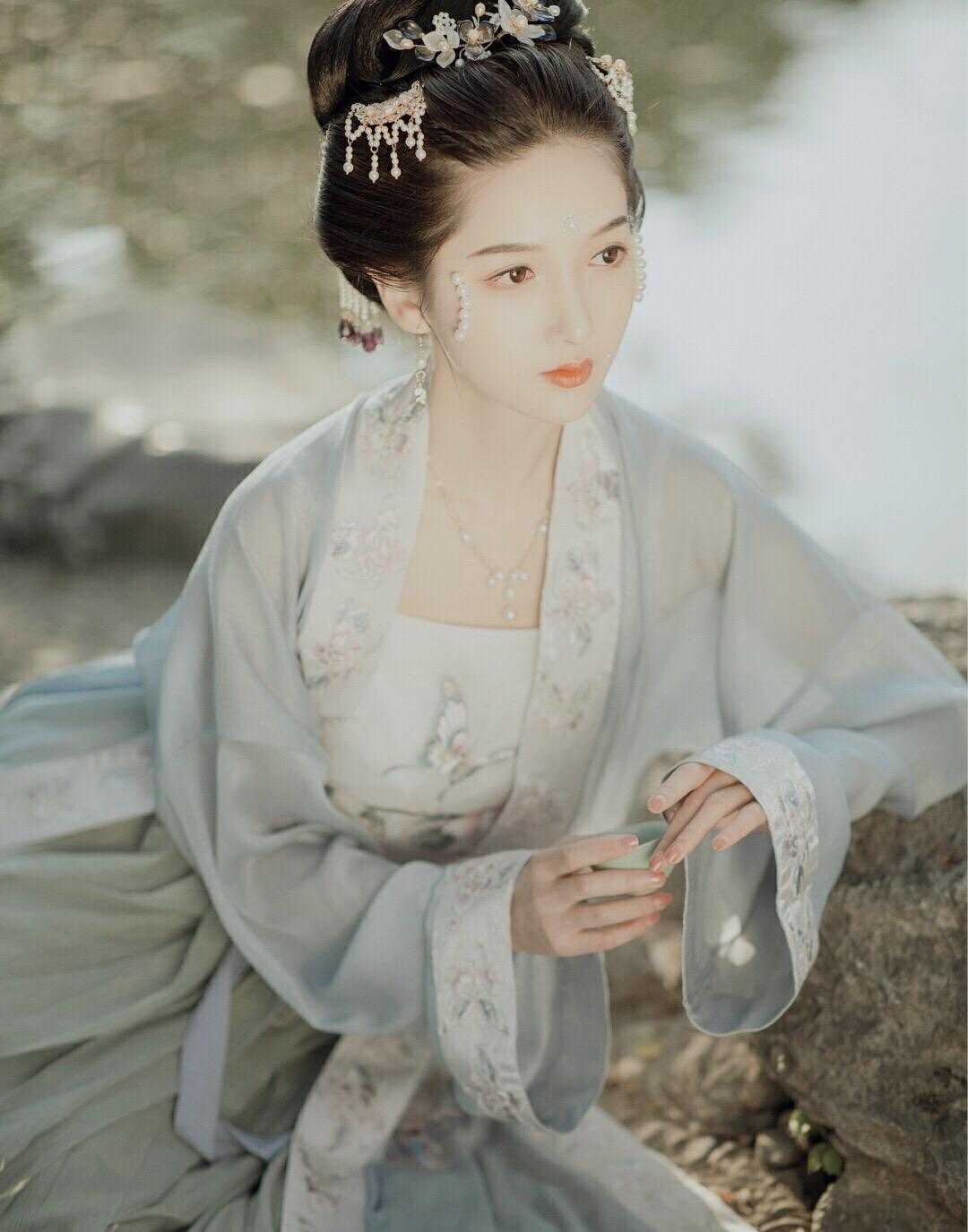 三岁萌宝能穿古今，带着娘亲搞革命禾宝宁王:前文+后续