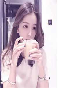 穿越后，王妃非要拿白莲花剧本篇章