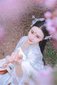 我选择变成男人后，男友成为了我奴隶小说