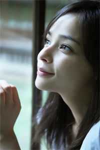 叛军来犯，未婚妻为等竹马不愿撤离连载