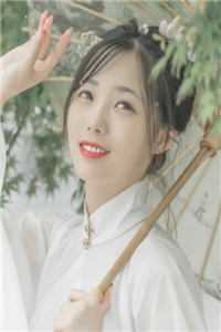 竹马劈腿后，京圈死对头着急上位