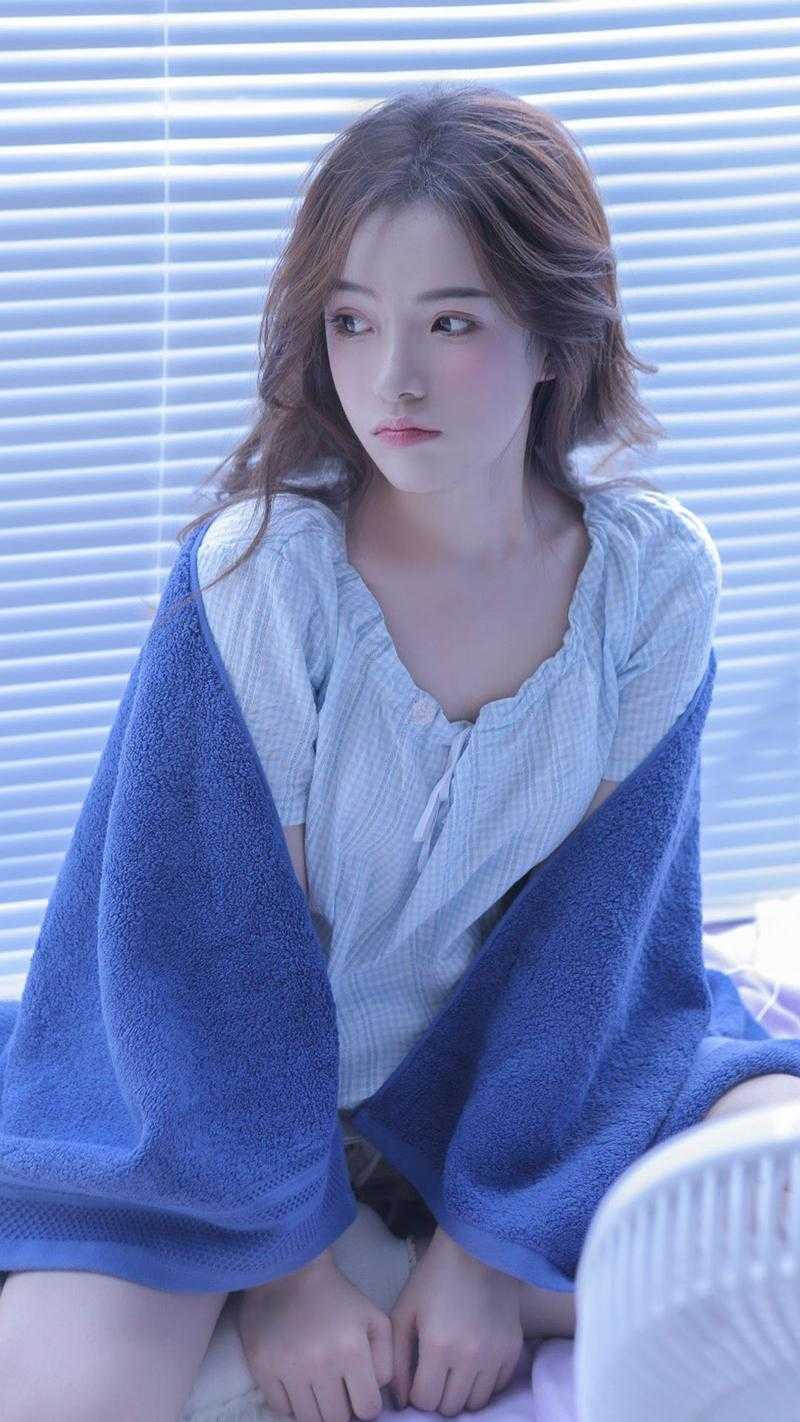 日暮青山绿渐隐新上热文