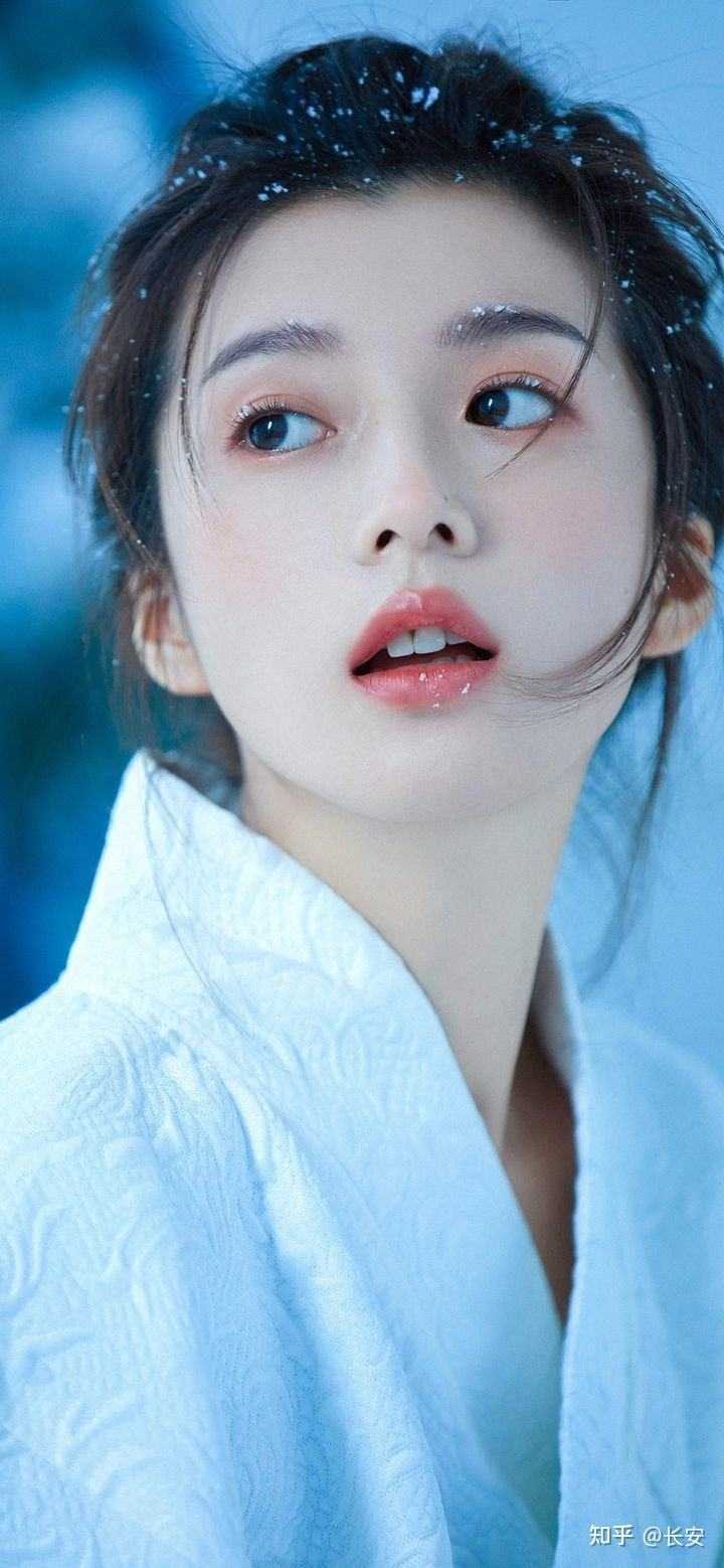 世子想掳我做偏房，殊不知我是皇后娘娘:全本+番外+后续