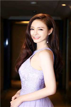 皇后今天也是努力崩人设无删减全文