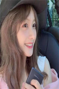 没钱被甩后，千亿总裁诱哄我闪婚
