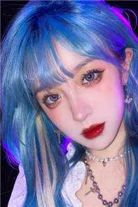 免费炮灰女配迷人眼，病娇暴君红了脸